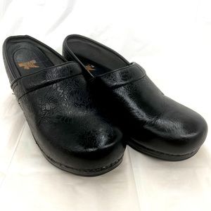 DANSKO Professional Black Slip On Comfort Clog Womens Size 39 US/ 8.5 - 9